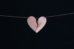 離婚を考えた時の複雑な感情とは？乗り越えるためのセルフケア